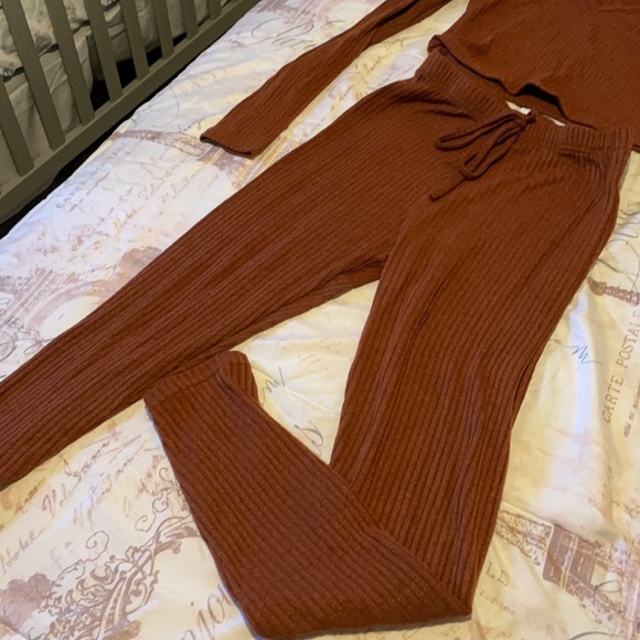 Two piece set 🤎 - Picture 3 of 3